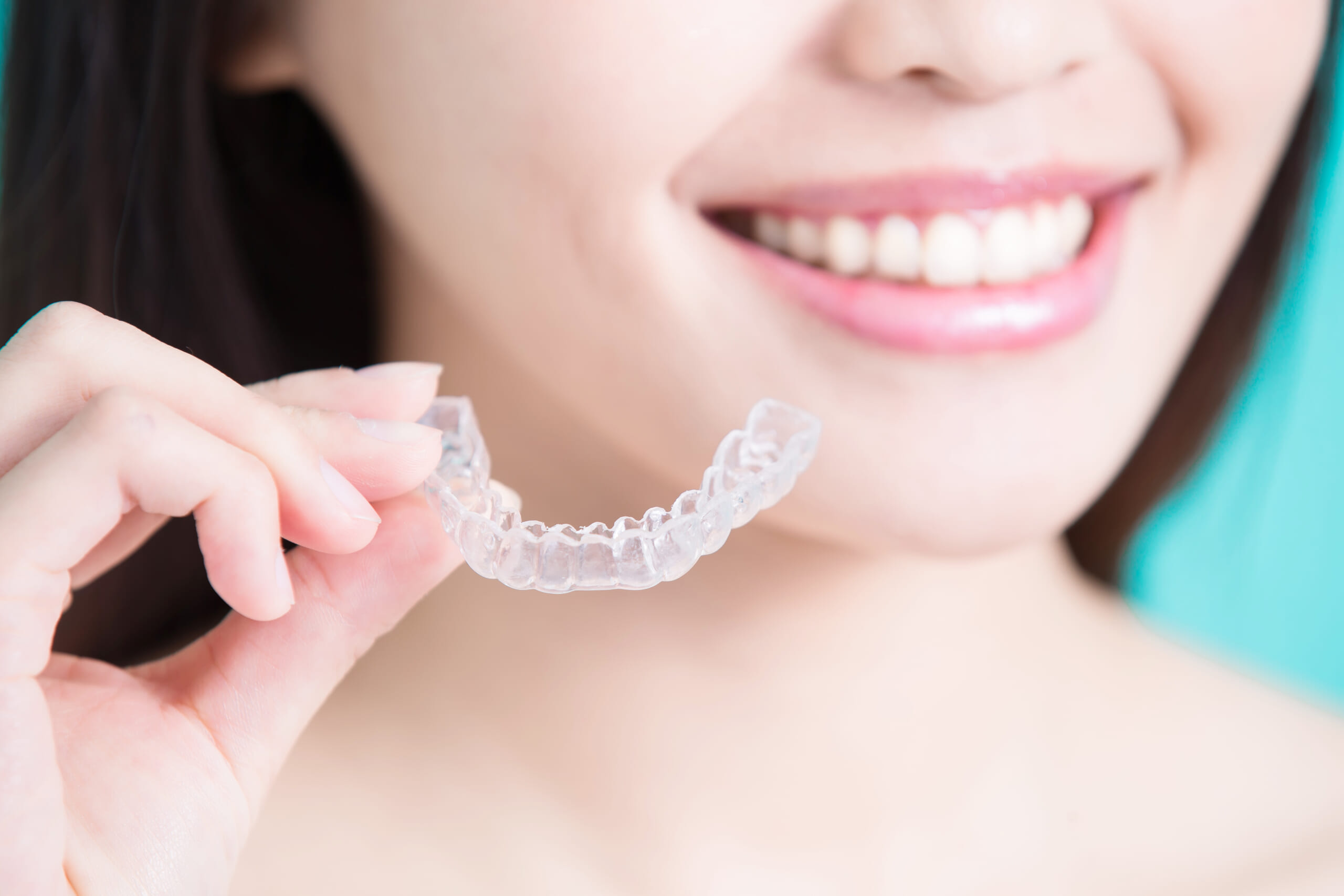 清須市でインビザラインが向いている人とは？歯並びを整える最新治療法について解説